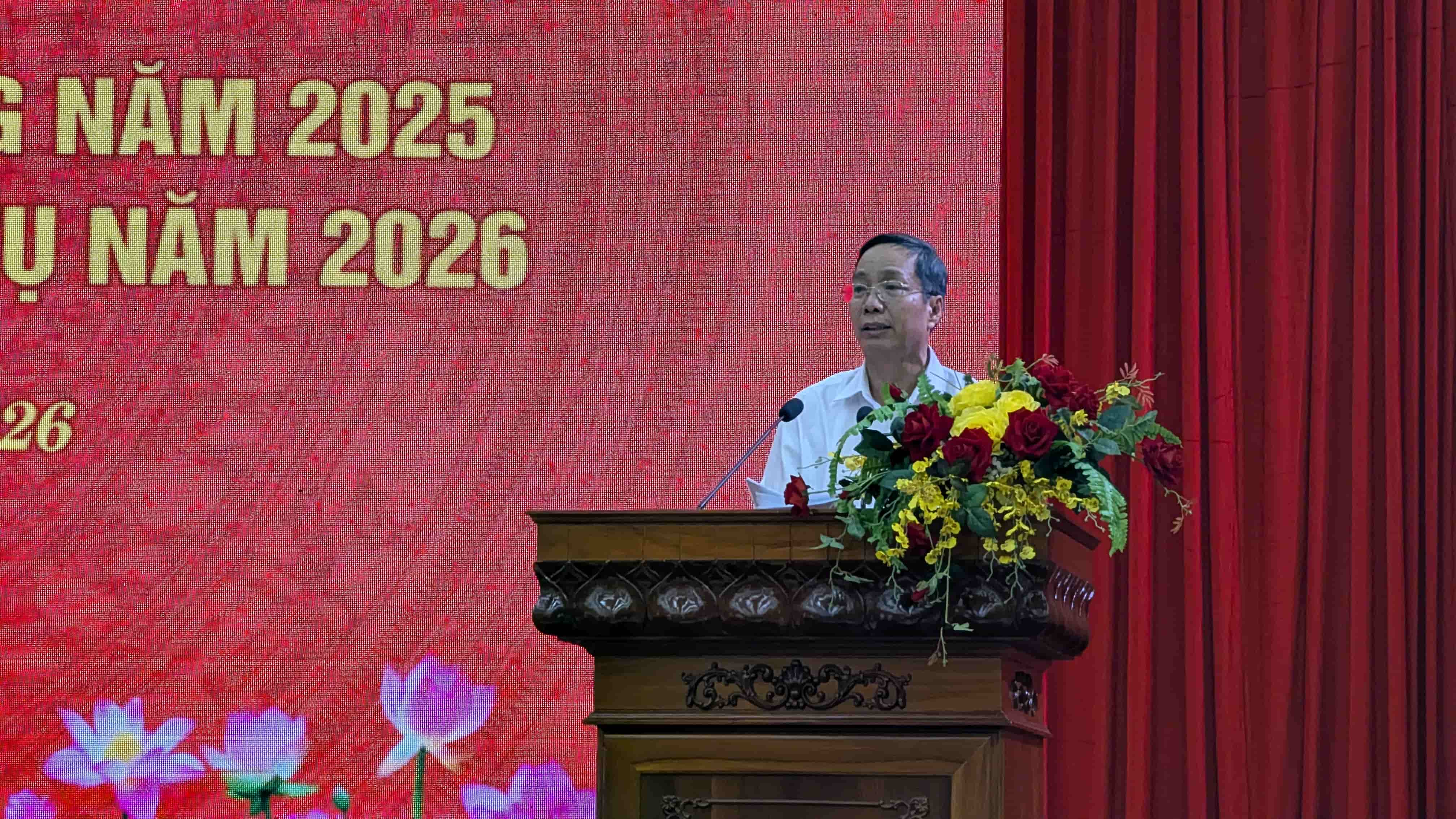 Đồng chí Nguyễn Ngọc Lân – Phó Bí thư Thường trực Đảng ủy, Phó Giám đốc Sở Báo cáo tổng kết công tác xây dựng Đảng năm 2025 và phương hướng, nhiệm vụ năm 2026.